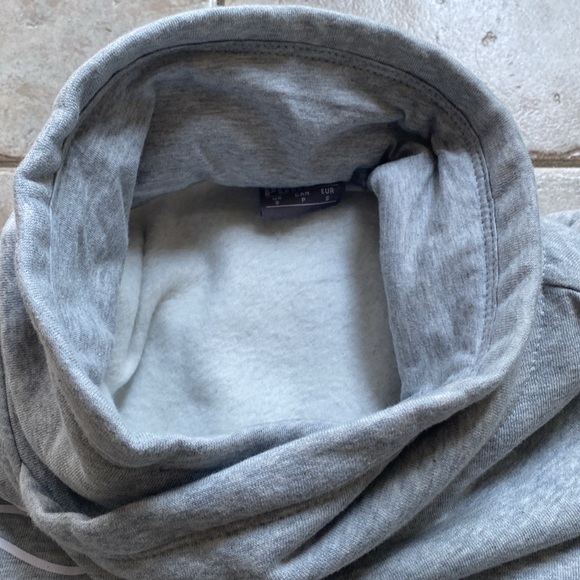 PUMA ladies sweatshirt, grey with puma logo outline - Picture 13 of 14